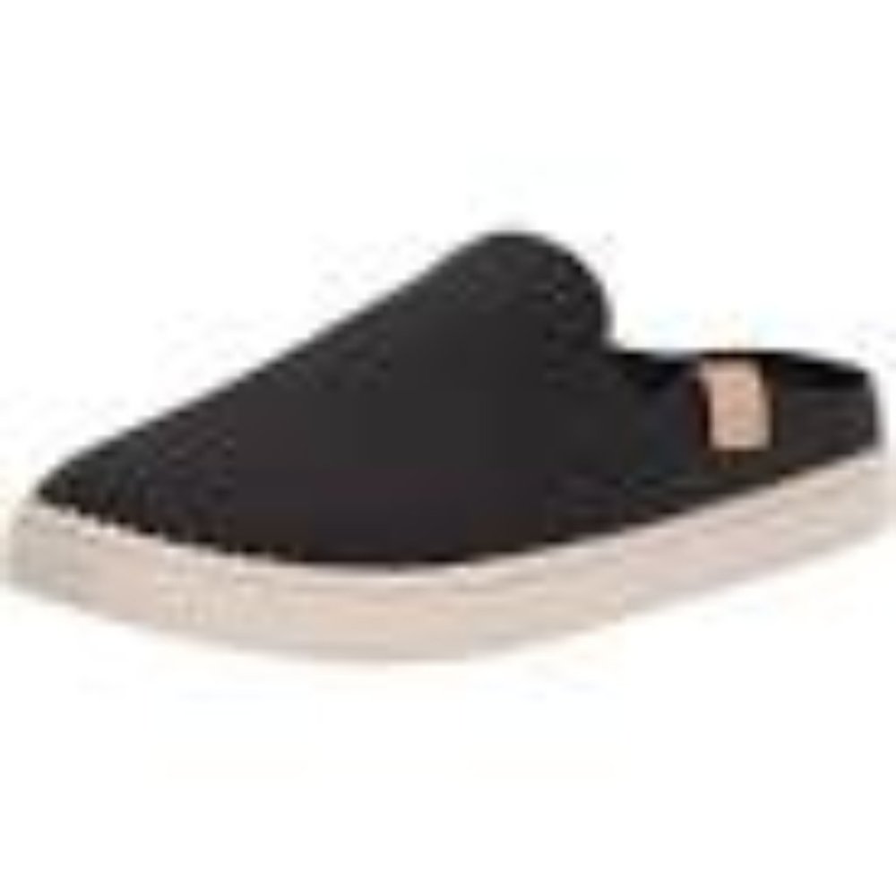 UGG Women's Delu Sneaker, Black